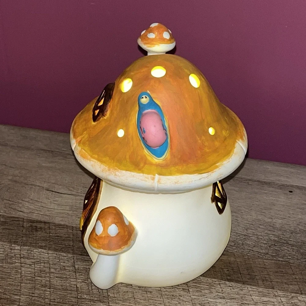 Mushroom House Garden Statue Battery‎ Powered Light Mushroom Figurine Works